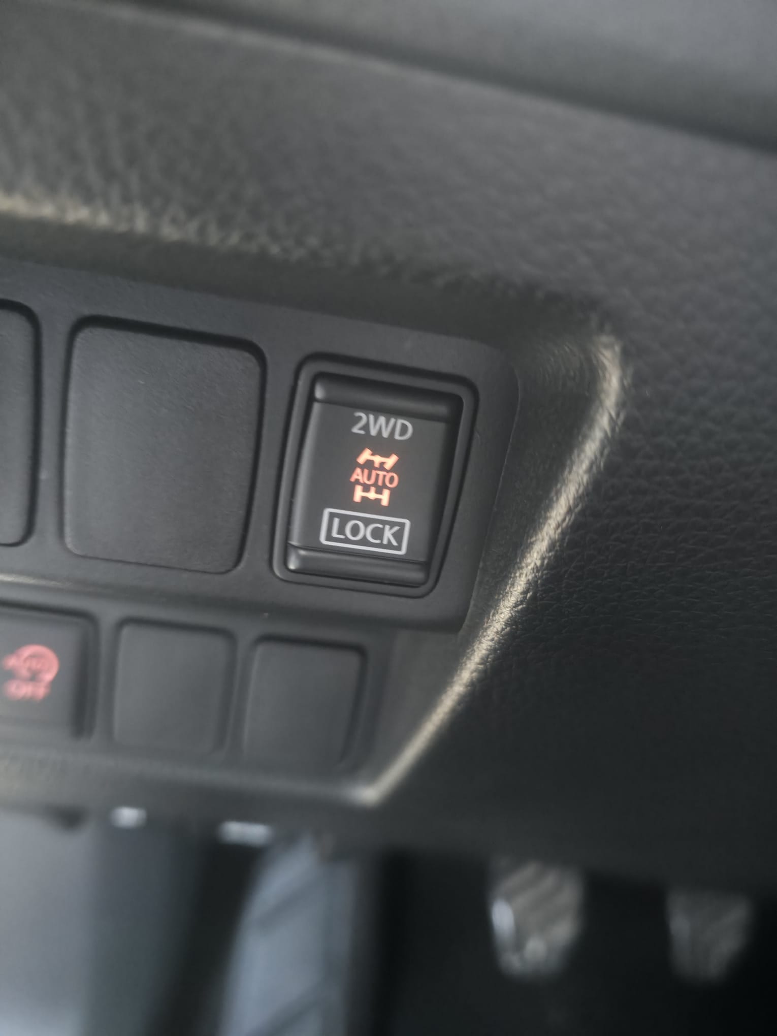 NISSAN QASHAI 1,6 DCI 13OCV 4X4 foto 13