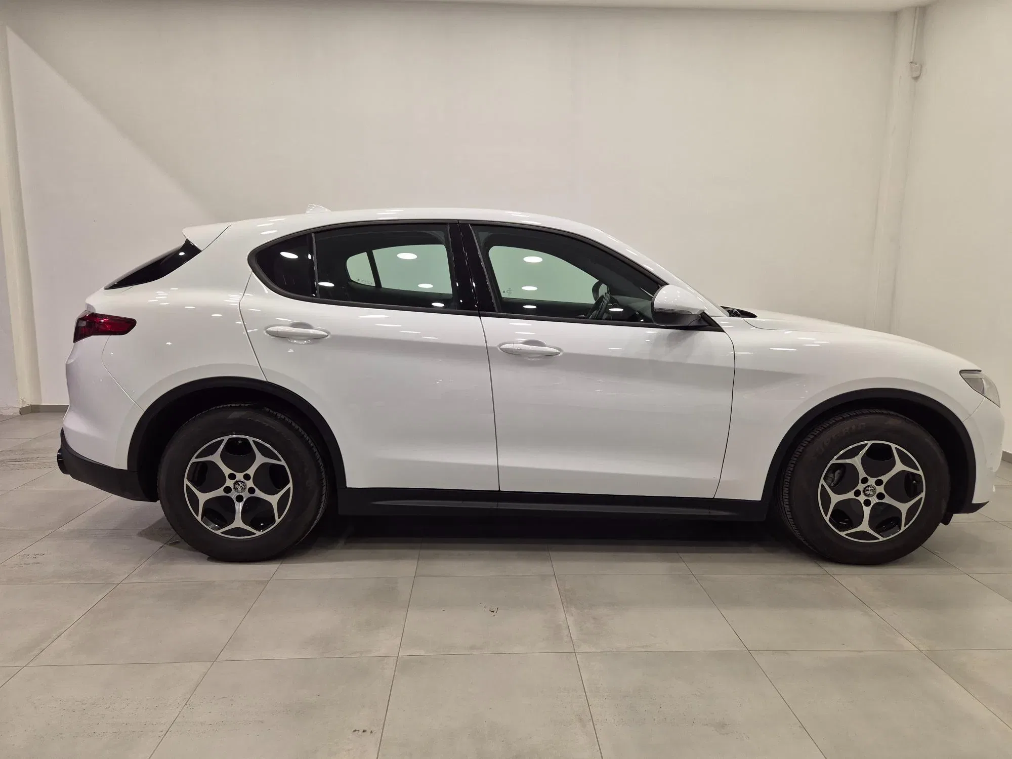 Alfa Romeo Stelvio 2.2 Tdi Business 160cv auto N1 Autocarro foto 6
