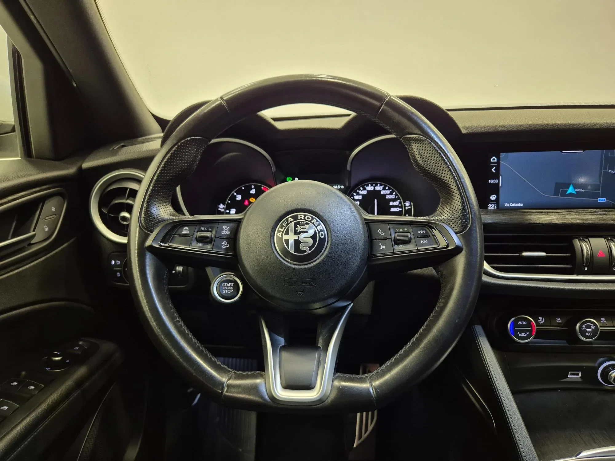 Alfa Romeo Stelvio 2.2 Tdi Business 160cv auto N1 Autocarro foto 10