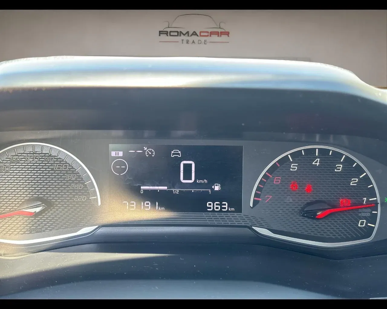 Peugeot 208 PureTech 75 Stop&Start 5 porte Active Pack foto 11
