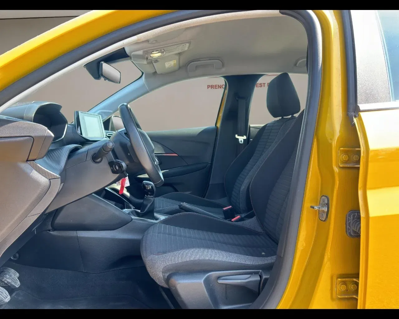Peugeot 208 PureTech 75 Stop&Start 5 porte Active Pack foto 8