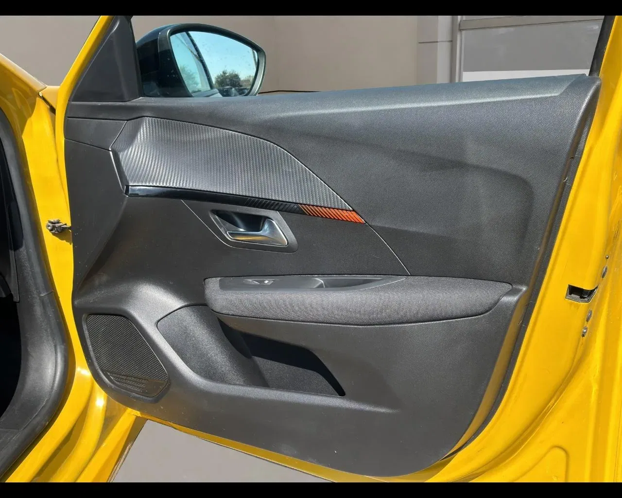Peugeot 208 PureTech 75 Stop&Start 5 porte Active Pack foto 17