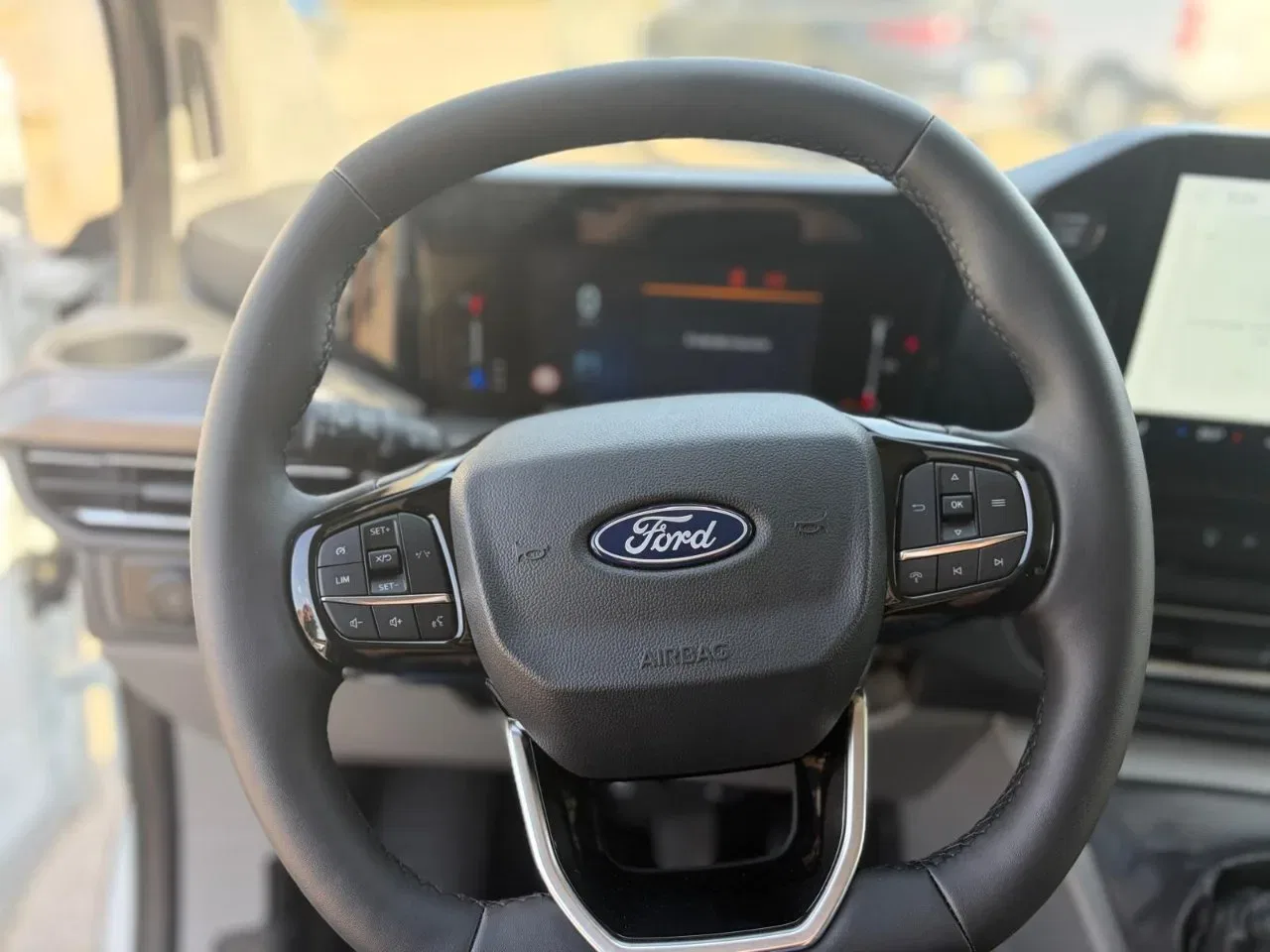Ford Tourneo Custom *PROMO* 320 2.0 EcoBlue 136CV PL Titanium foto 9