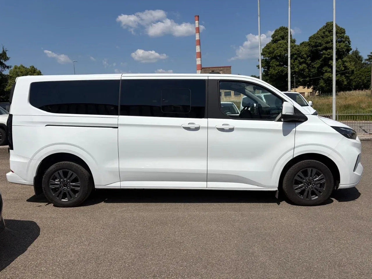 Ford Tourneo Custom *PROMO* 320 2.0 EcoBlue 136CV PL Titanium foto 4
