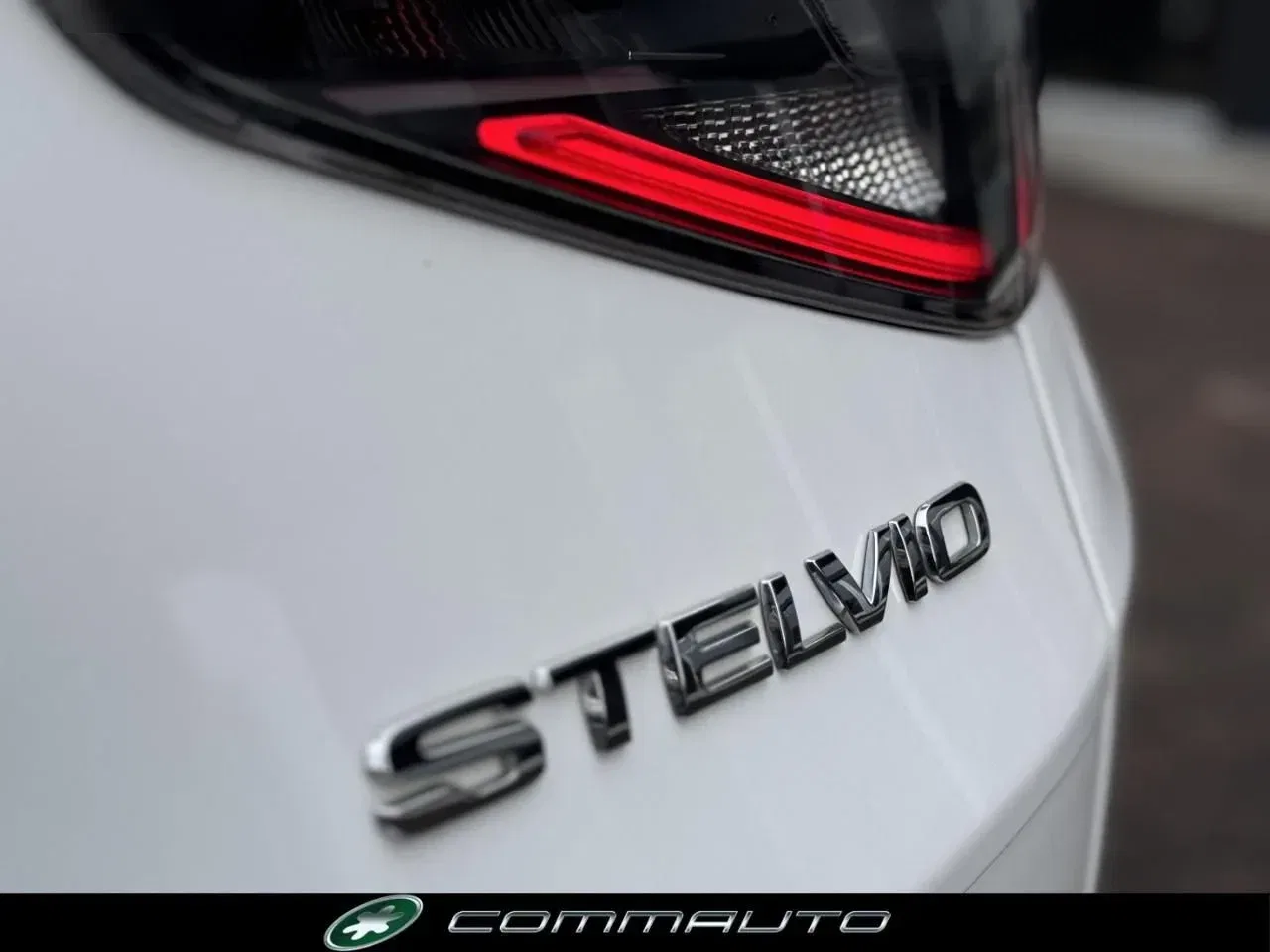 Alfa Romeo Stelvio 2.2 Turbodiesel 210 CV AT8 Q4 Veloce foto 8
