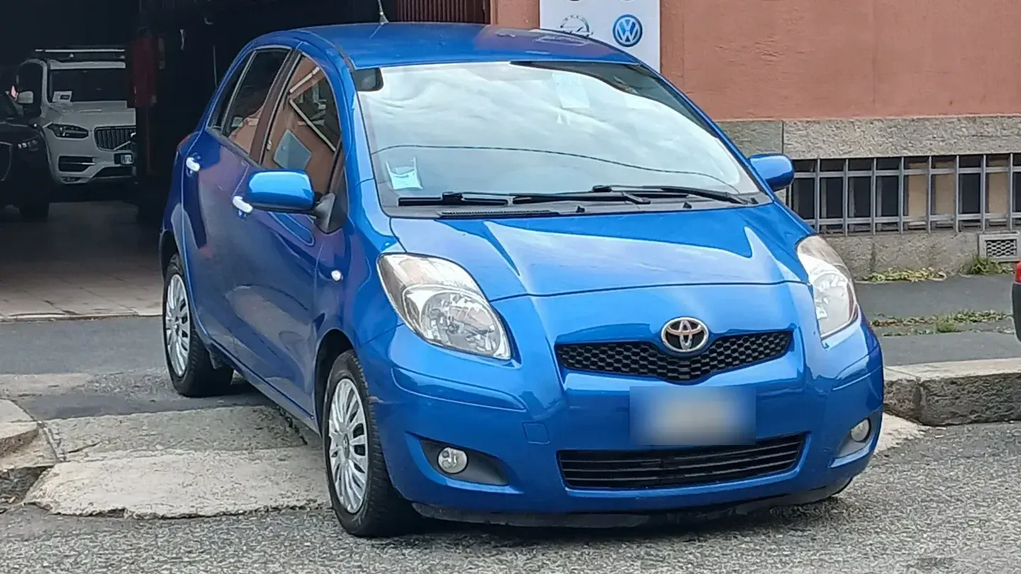 Toyota Yaris 1.3 5p. Sol