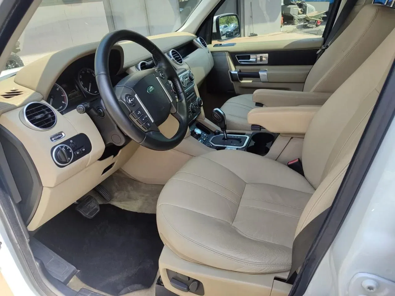 Land Rover Discovery 4 5.0 V8 HSE 375 CV foto 8