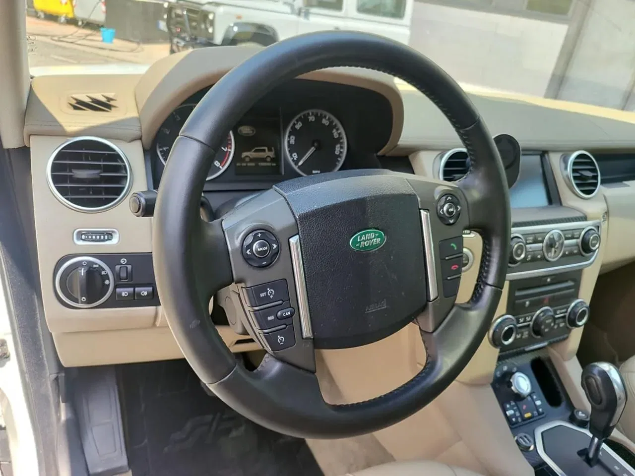 Land Rover Discovery 4 5.0 V8 HSE 375 CV foto 14