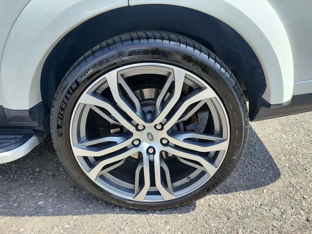Land Rover Discovery 4 5.0 V8 HSE 375 CV foto 25
