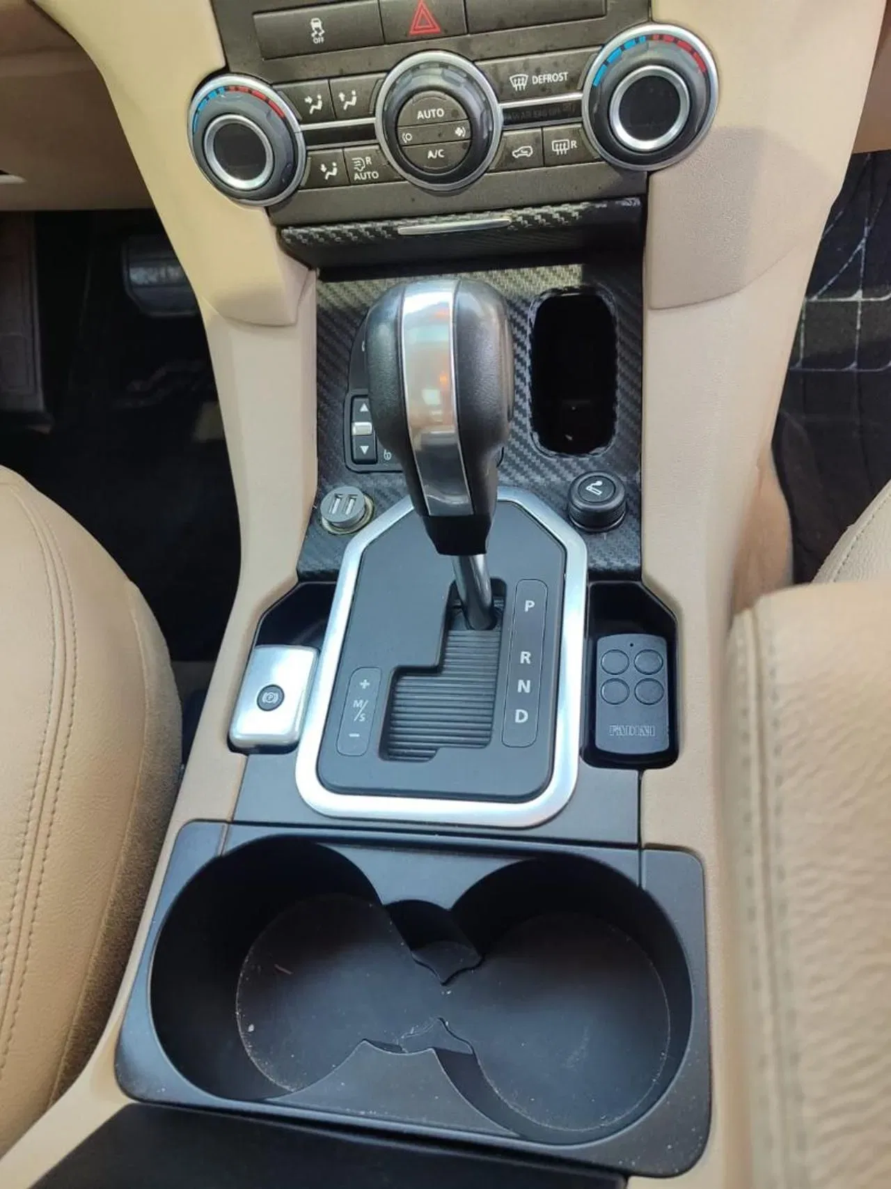 Land Rover Discovery 4 5.0 V8 HSE 375 CV foto 16