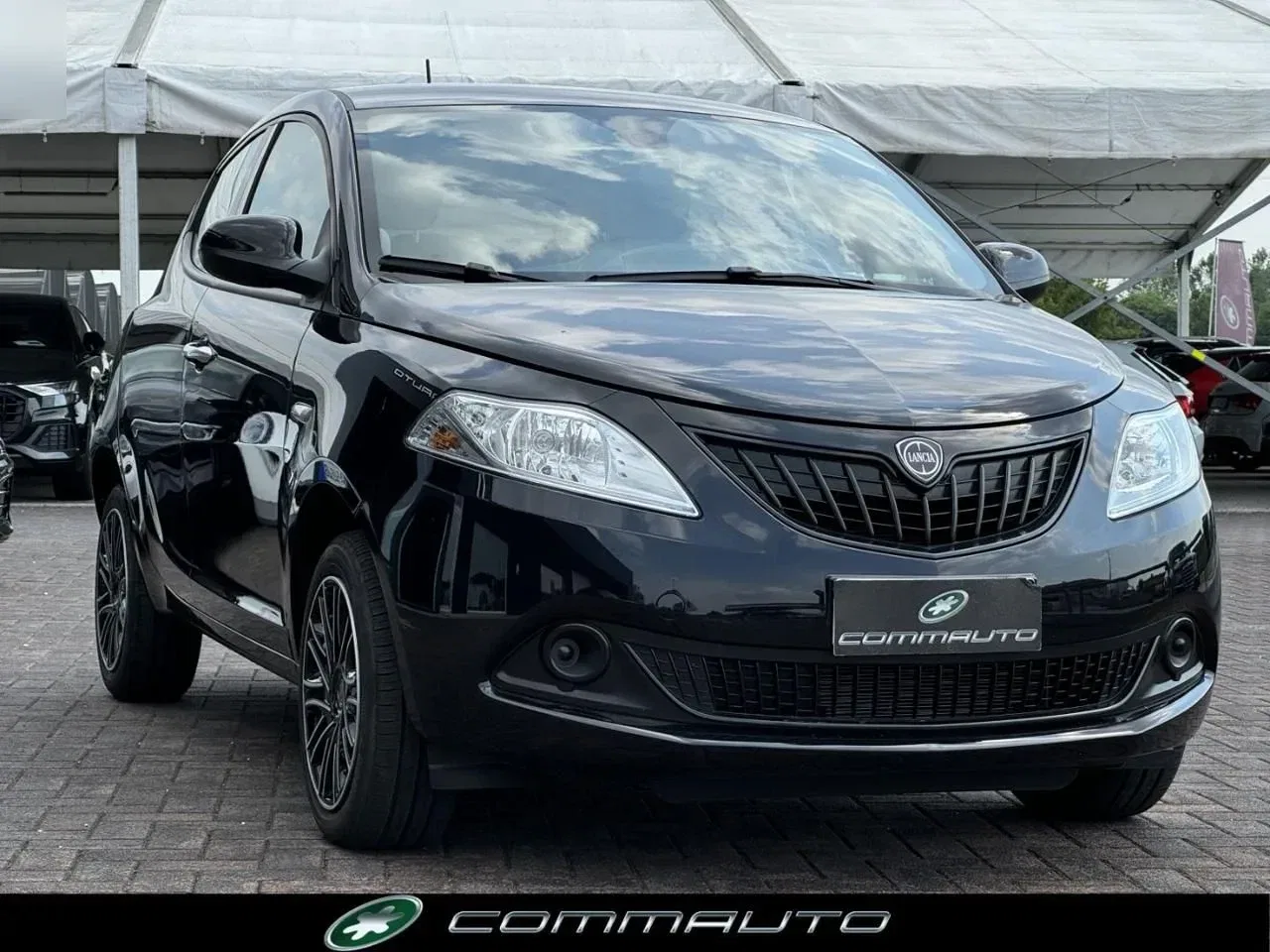 Lancia Ypsilon 1.0 FireFly 5 porte S&S Hybrid Gold foto 2