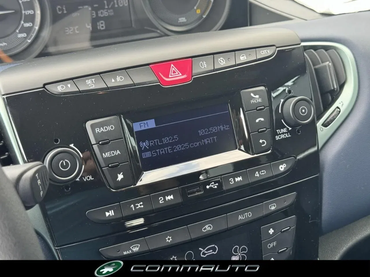Lancia Ypsilon 1.0 FireFly 5 porte S&S Hybrid Gold foto 14