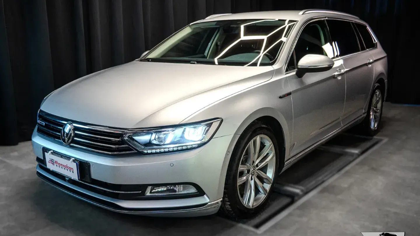 Volkswagen Passat Variant 2.0 BiTDI 4MOTION DSG Highline | 240CV