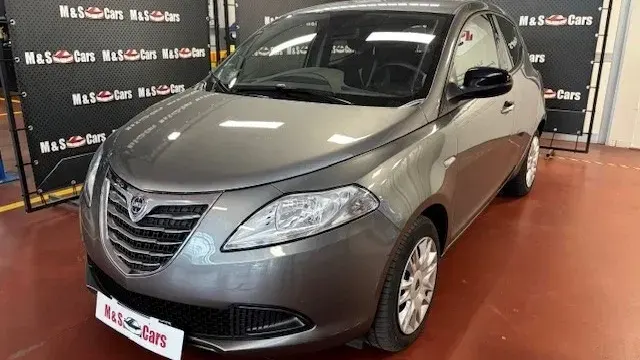 Lancia Ypsilon 1.2 69 CV 5p. GPL Ecochic Silver