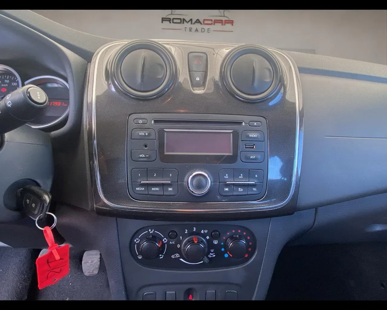 Dacia Sandero 1.0 SCe 12V 75CV Lauréate foto 13