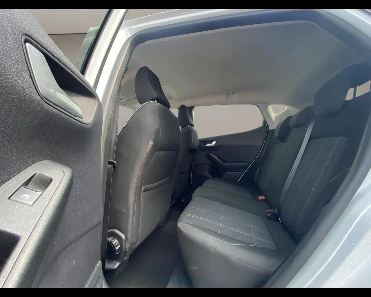 Ford Fiesta 1.1 75 CV 5 porte Titanium foto 16