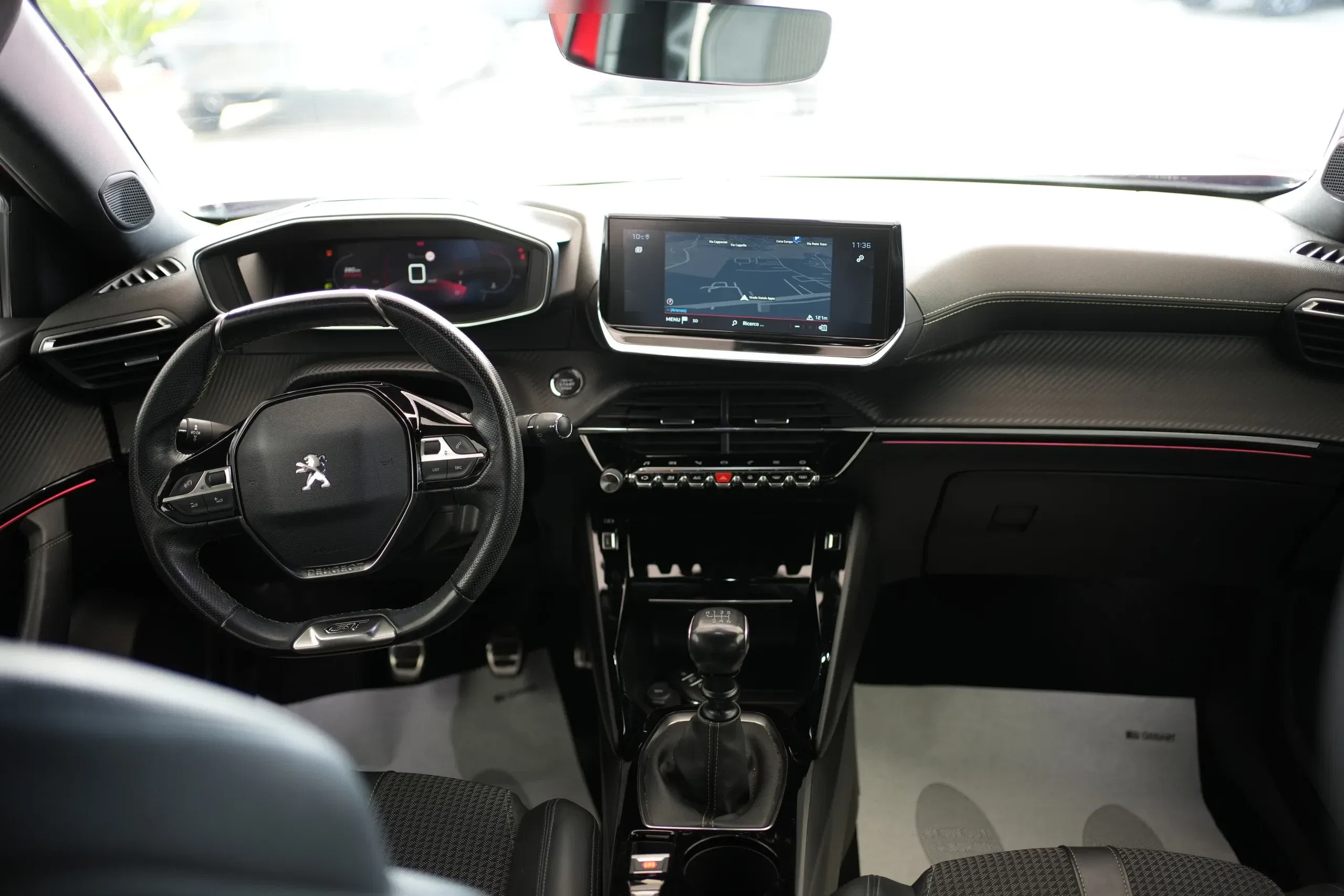 Peugeot 2008 BlueHDi 100 S&S GT Line foto 5