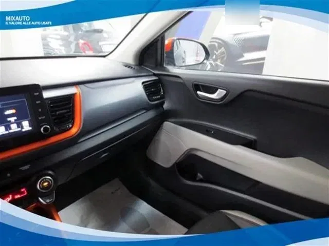 KIA Stonic 1.6 CRDI 110cv 2WD Style EU6B foto 10