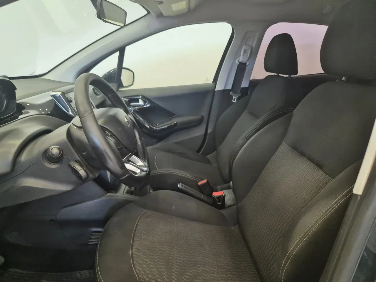 Peugeot 208 5p 1.2 puretech Active gpl 82cv - UNIPROPRIETARIO - NEOPATENTATI - Sens. park. - Cruise/Lim foto 8