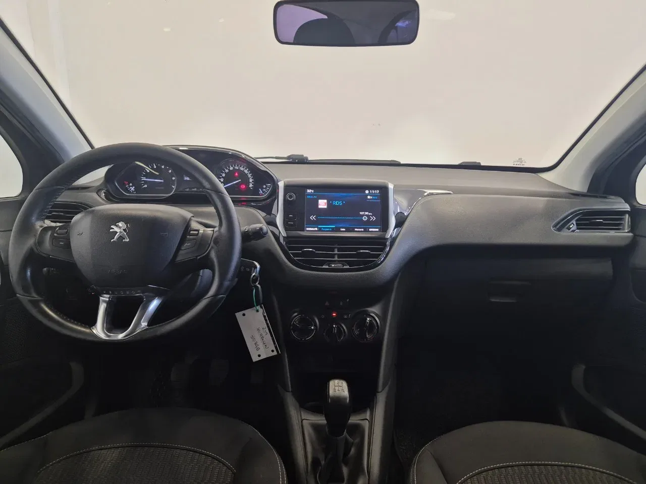 Peugeot 208 5p 1.2 puretech Active gpl 82cv - UNIPROPRIETARIO - NEOPATENTATI - Sens. park. - Cruise/Lim foto 9