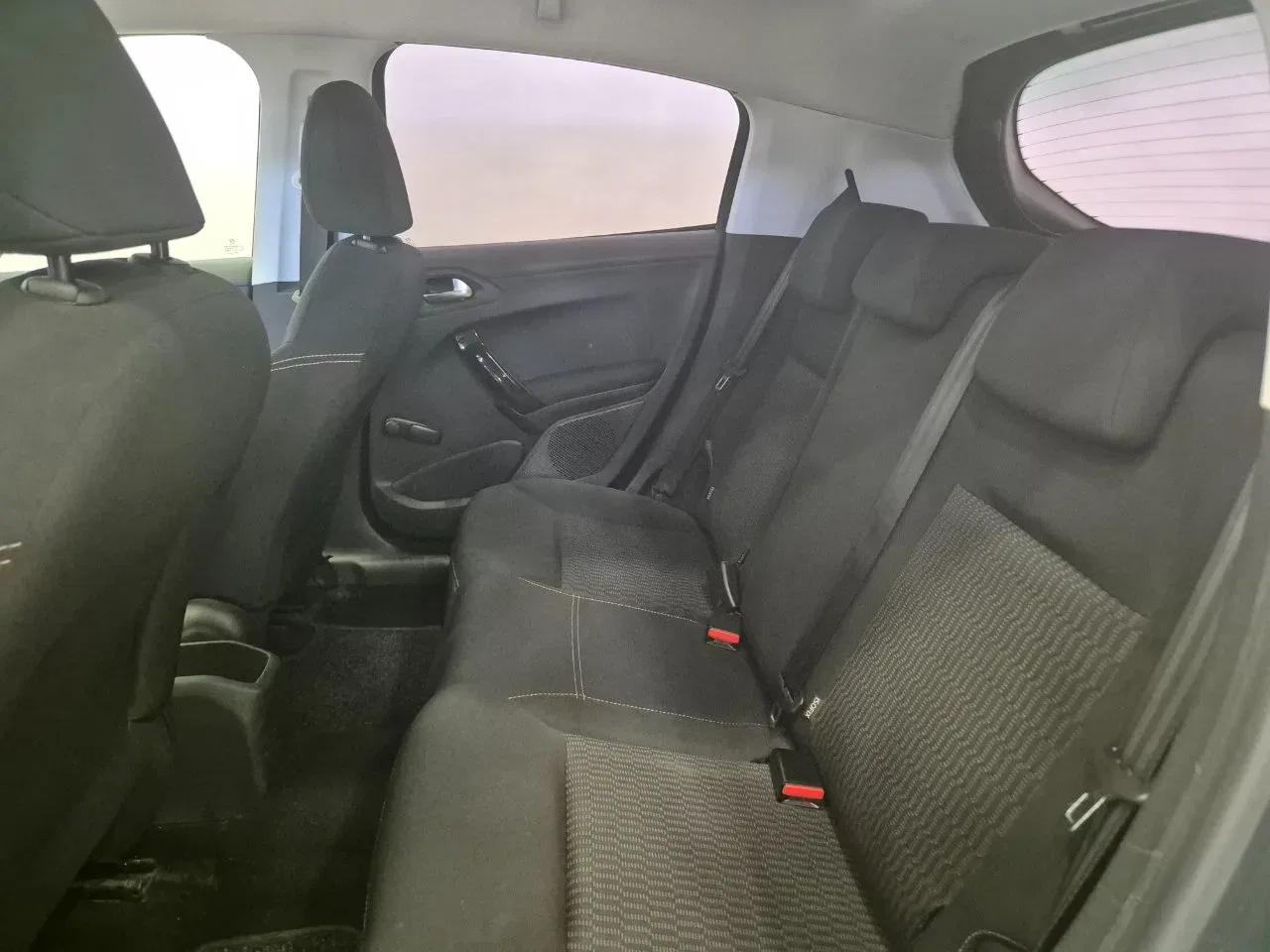 Peugeot 208 5p 1.2 puretech Active gpl 82cv - UNIPROPRIETARIO - NEOPATENTATI - Sens. park. - Cruise/Lim foto 14