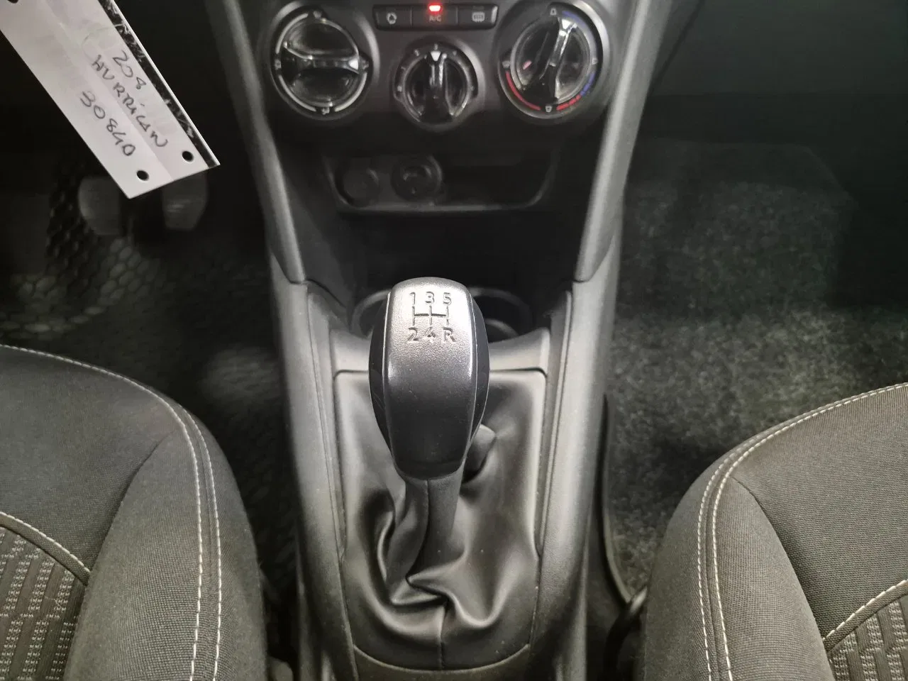 Peugeot 208 5p 1.2 puretech Active gpl 82cv - UNIPROPRIETARIO - NEOPATENTATI - Sens. park. - Cruise/Lim foto 28