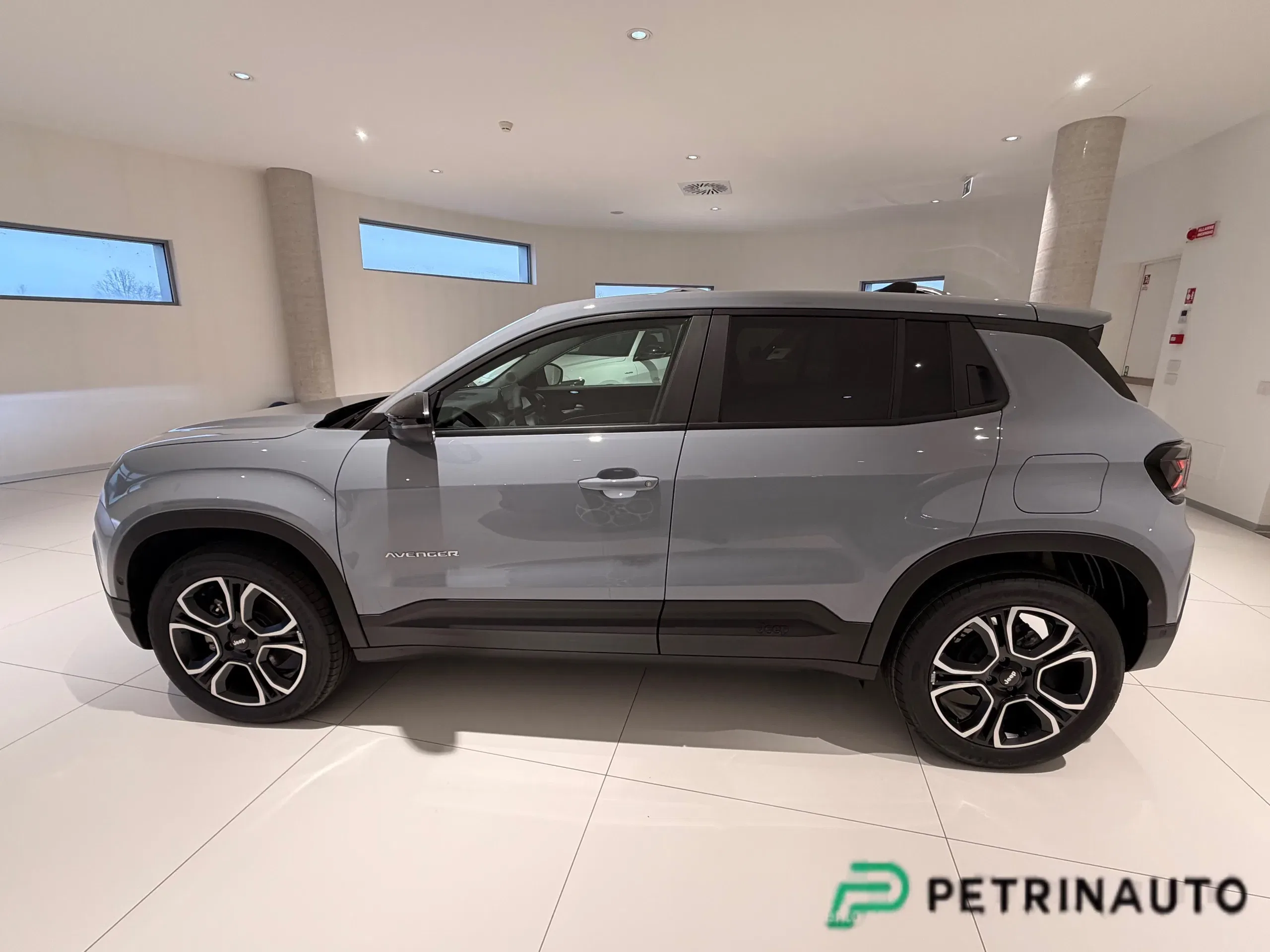 Jeep Avenger 1.2 turbo e-hybrid mhev Summit fwd 110cv edct6 KM0 NAZIONALE foto 4