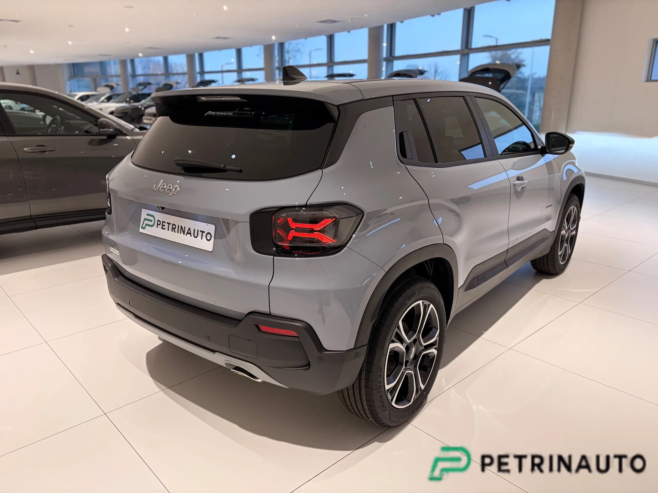 Jeep Avenger 1.2 turbo e-hybrid mhev Summit fwd 110cv edct6 KM0 NAZIONALE foto 6
