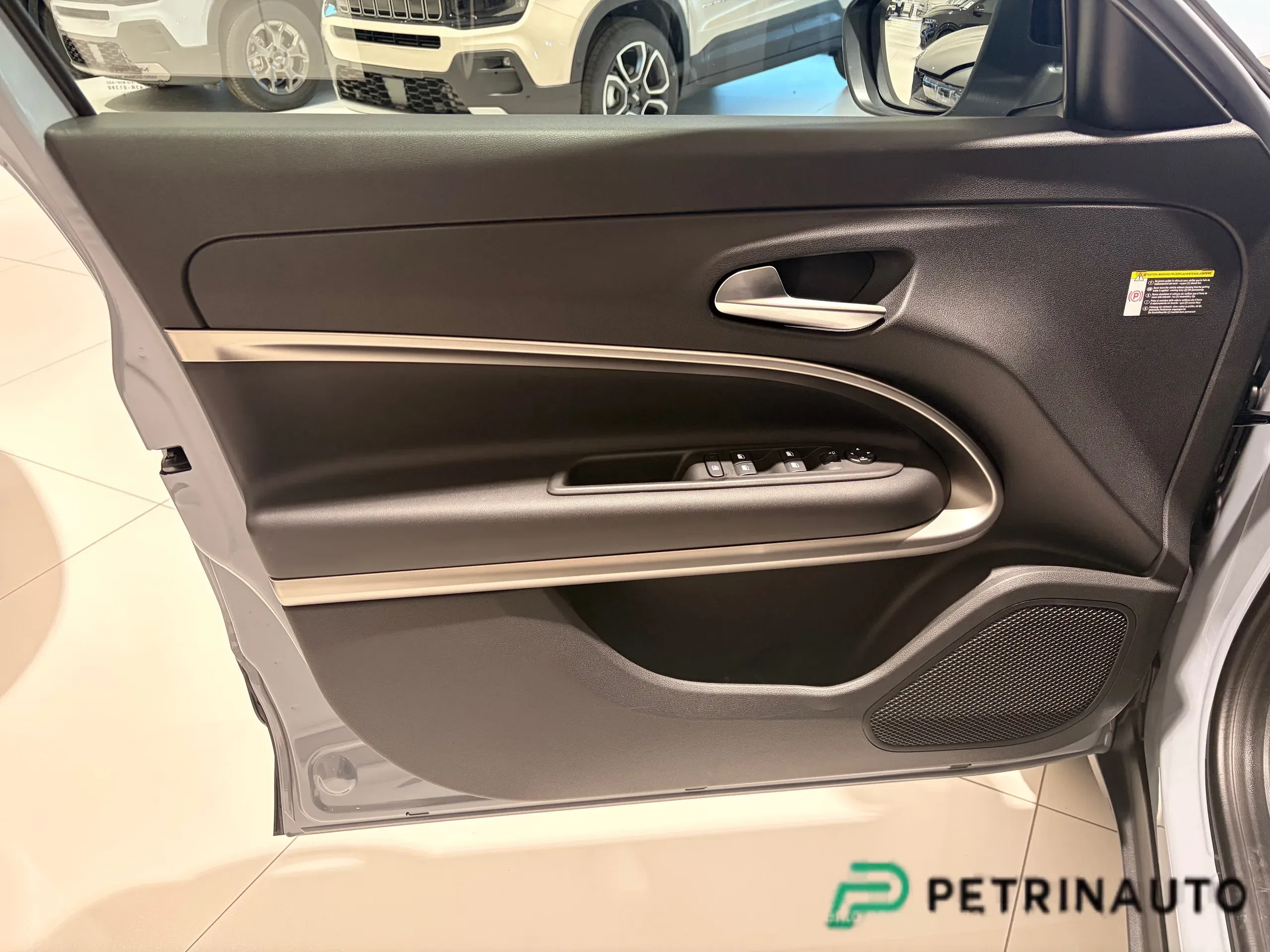 Jeep Avenger 1.2 turbo e-hybrid mhev Summit fwd 110cv edct6 KM0 NAZIONALE foto 9