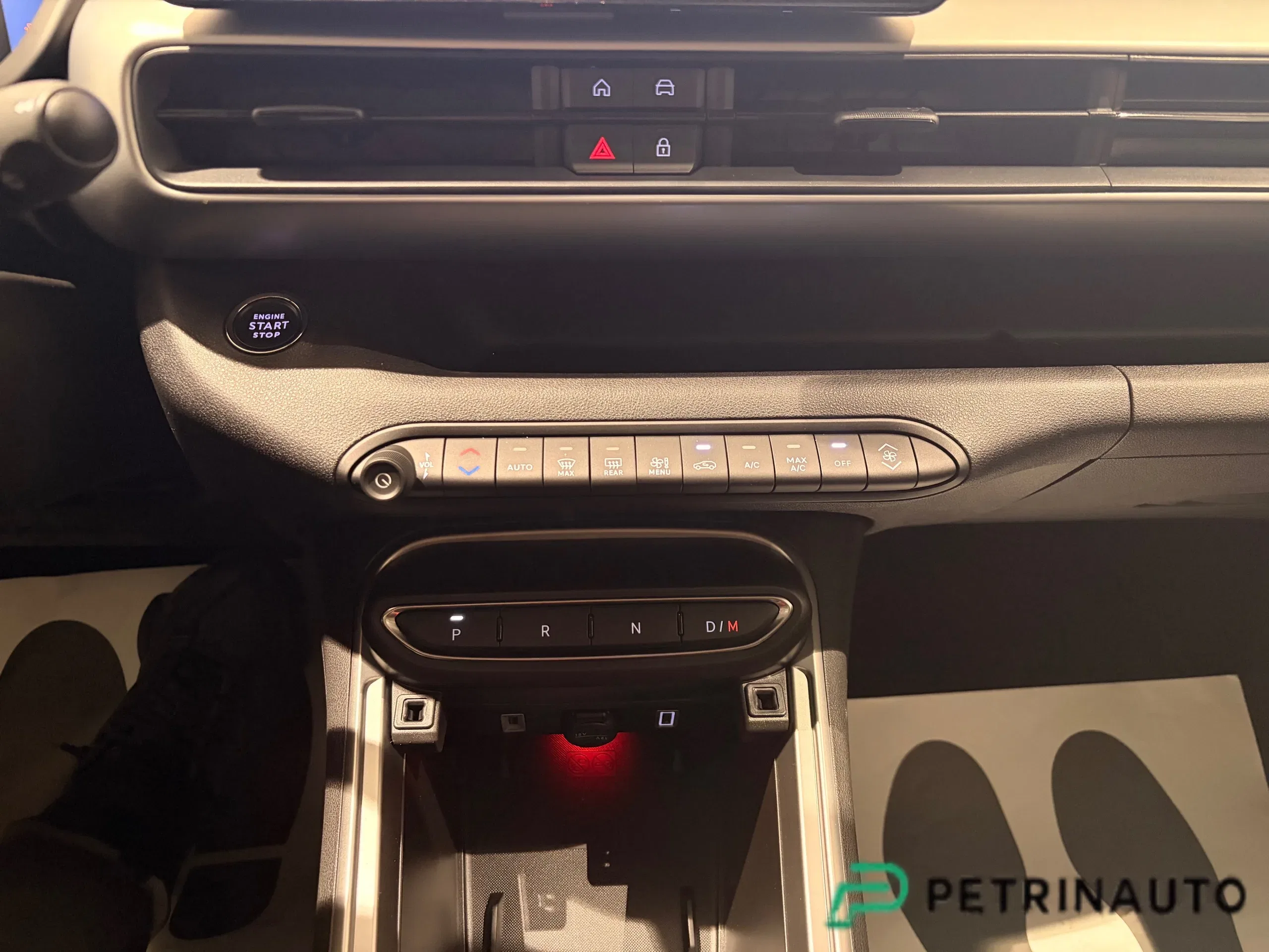 Jeep Avenger 1.2 turbo e-hybrid mhev Summit fwd 110cv edct6 KM0 NAZIONALE foto 18