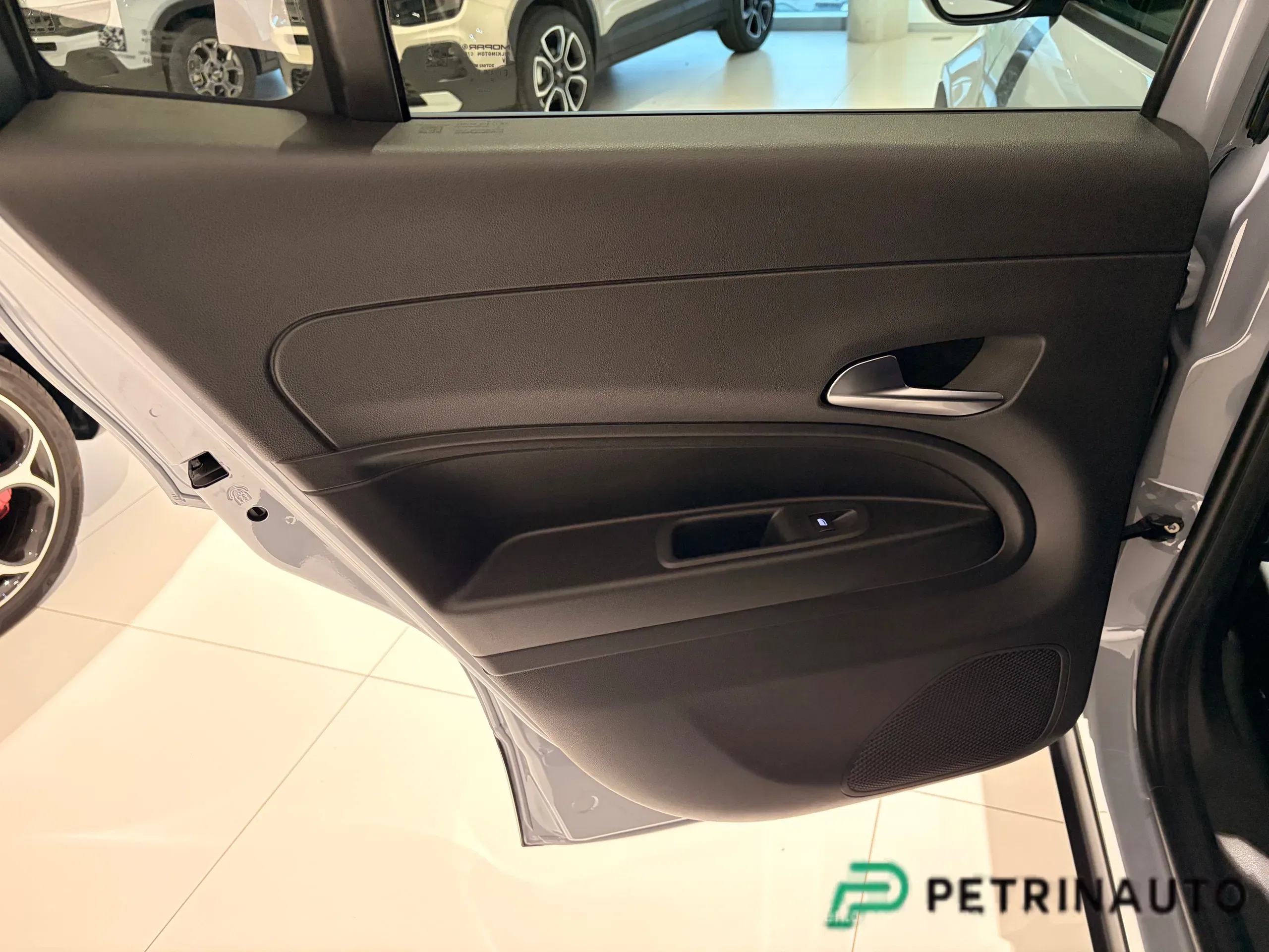 Jeep Avenger 1.2 turbo e-hybrid mhev Summit fwd 110cv edct6 KM0 NAZIONALE foto 20