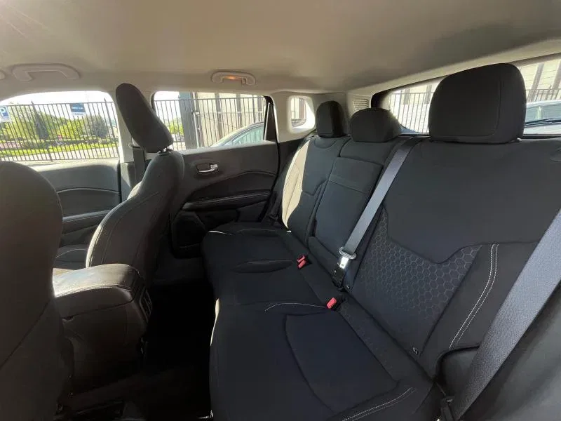 Jeep Compass 1.3 turbo t4 phev Business 4xe at6 foto 11