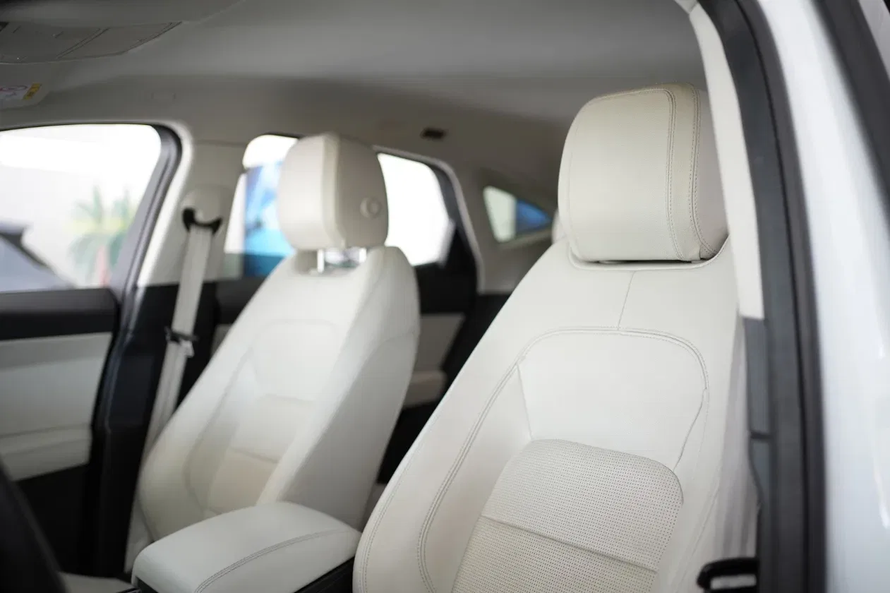 Jaguar E-Pace 2.0D 180 CV AWD R-Dynamic SE foto 10