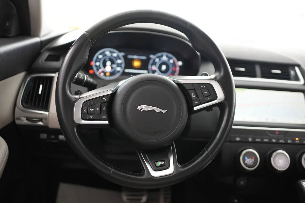 Jaguar E-Pace 2.0D 180 CV AWD R-Dynamic SE foto 13