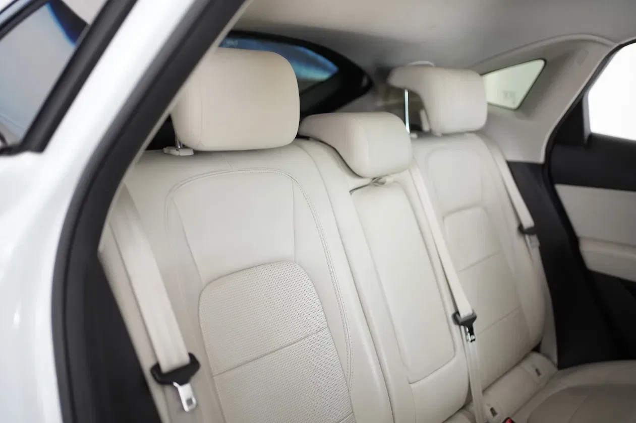 Jaguar E-Pace 2.0D 180 CV AWD R-Dynamic SE foto 14