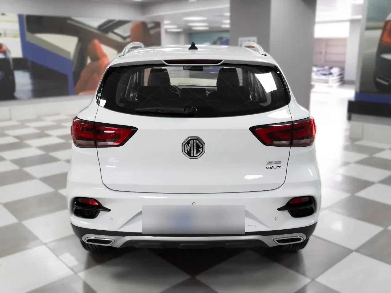 Mg ZS 1.5L 5MT Luxury foto 4