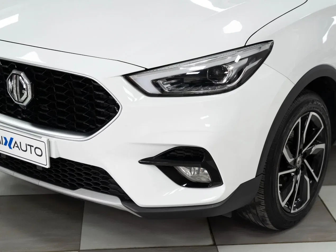 Mg ZS 1.5L 5MT Luxury foto 9