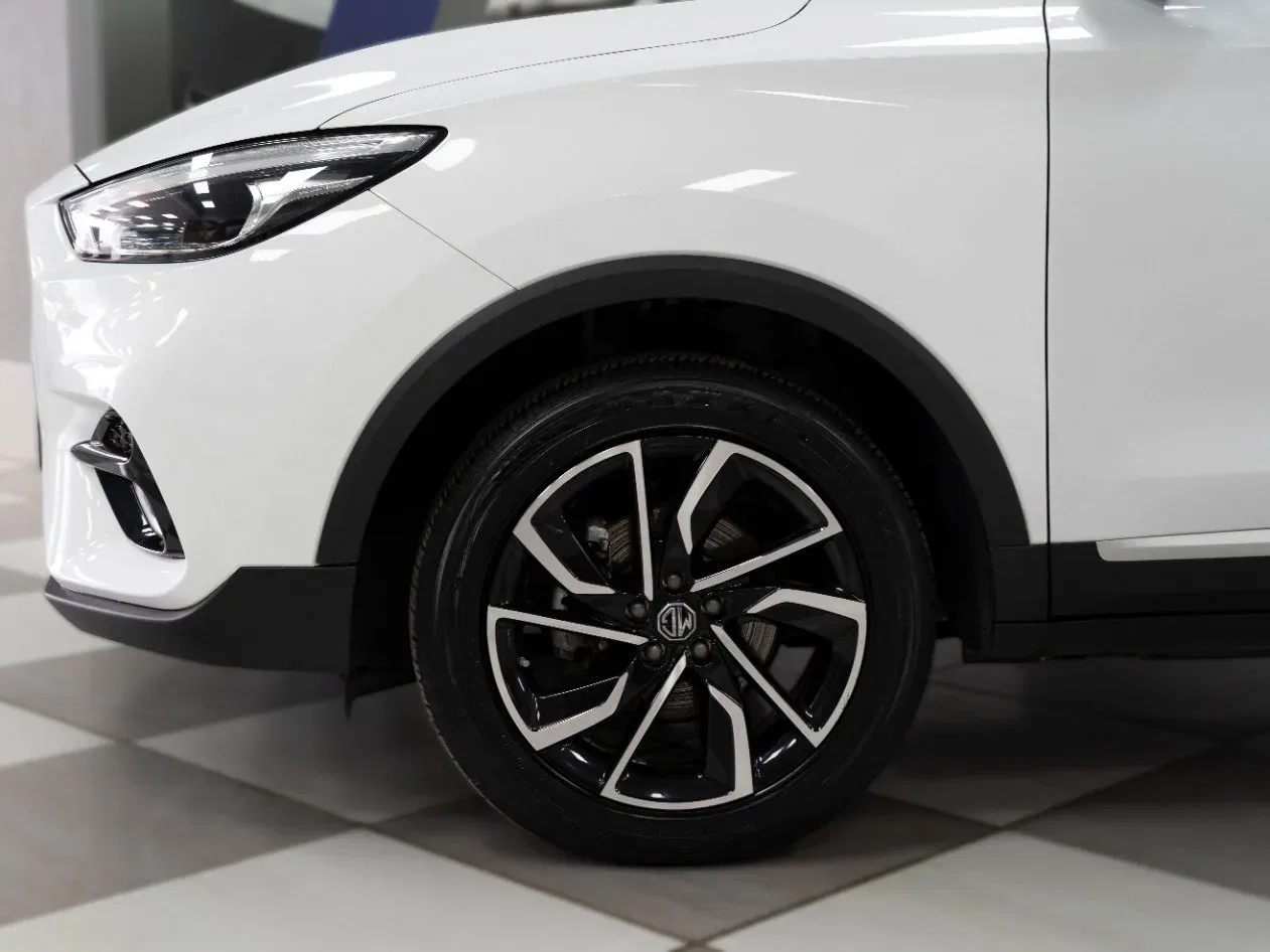 Mg ZS 1.5L 5MT Luxury foto 8