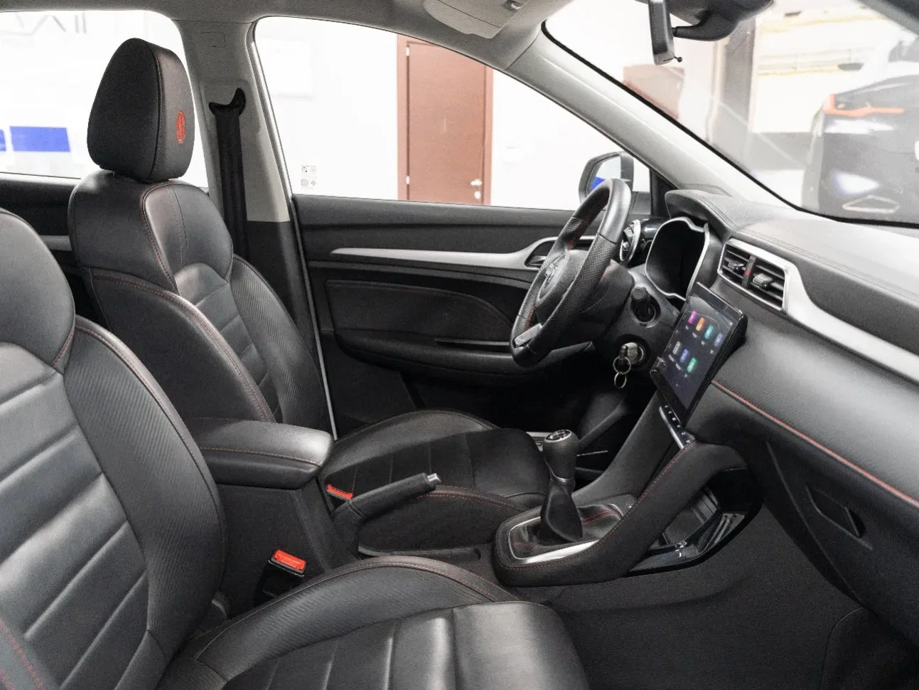 Mg ZS 1.5L 5MT Luxury foto 14