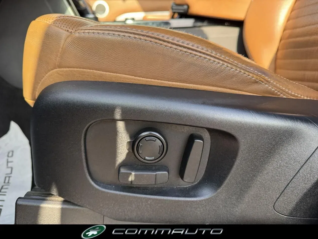 Land Rover Discovery 3.0 TD6 249 CV First Edition foto 12