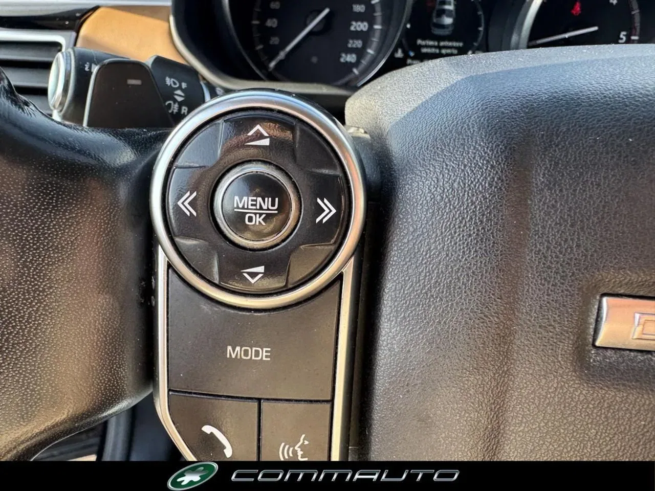 Land Rover Discovery 3.0 TD6 249 CV First Edition foto 18