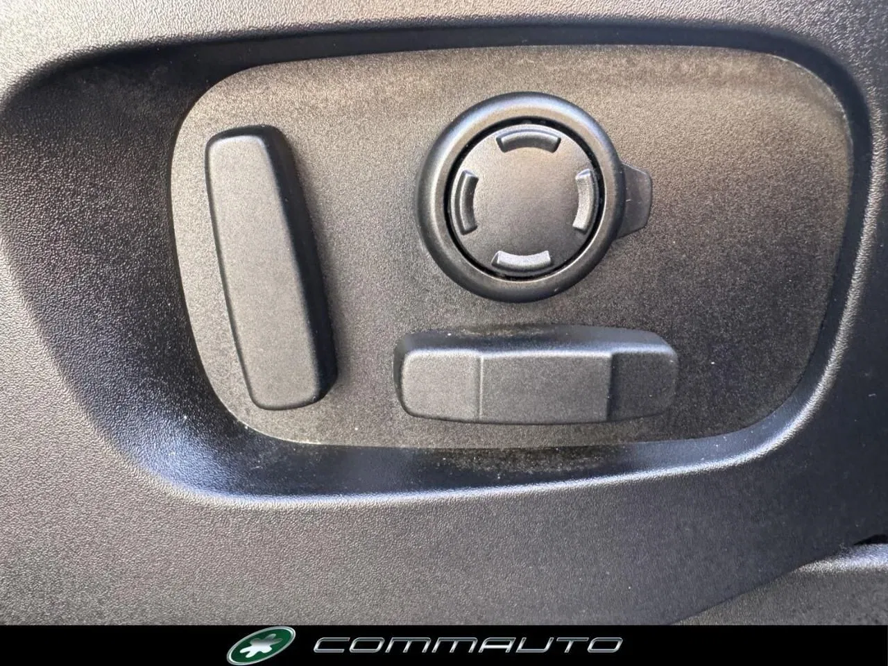 Land Rover Discovery 3.0 TD6 249 CV First Edition foto 38