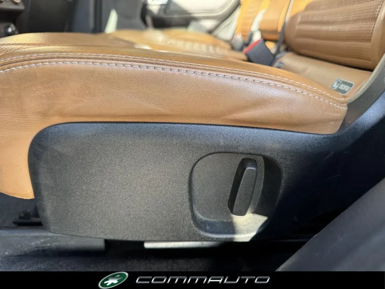 Land Rover Discovery 3.0 TD6 249 CV First Edition foto 31