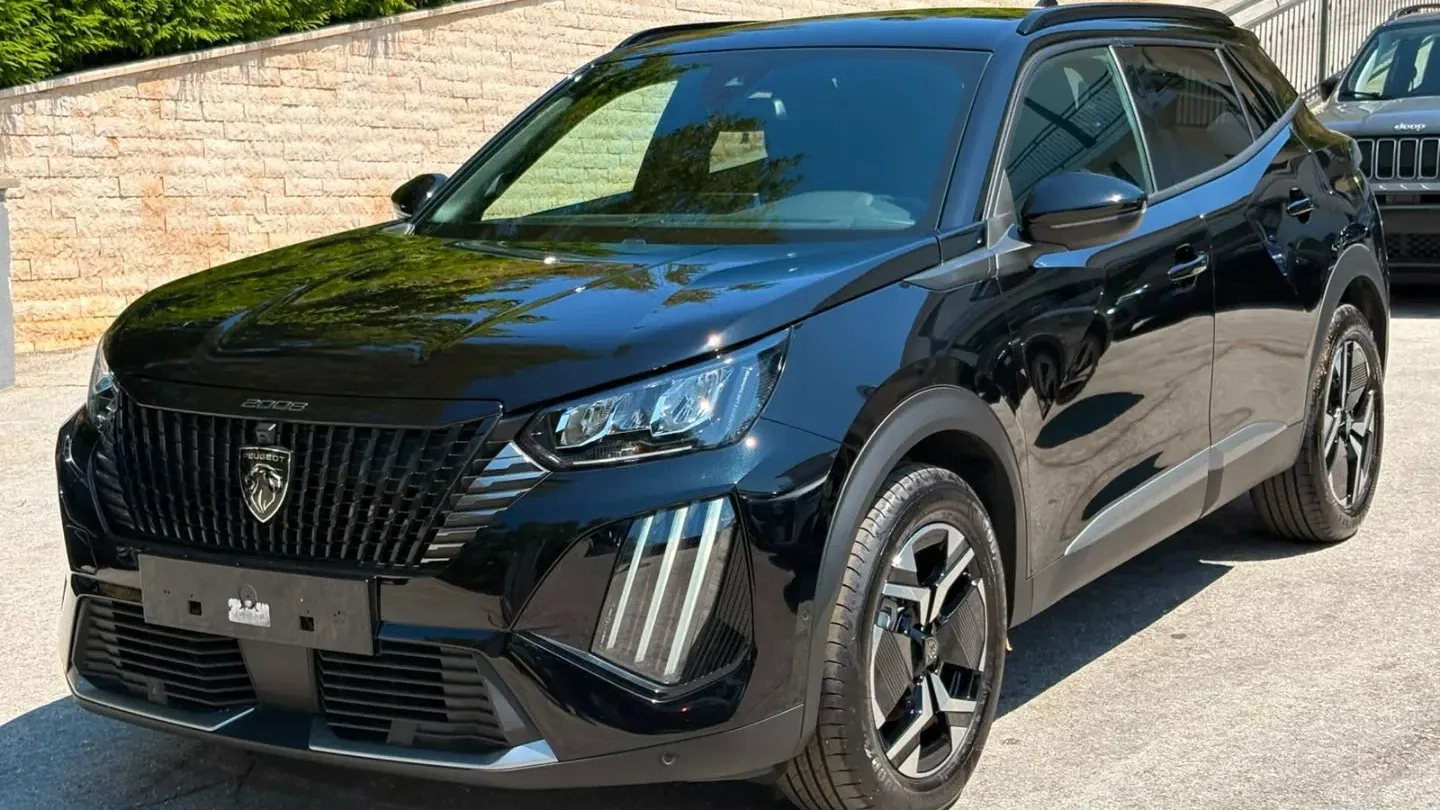 Peugeot 2008 PureTech 130 S&S EAT8 Allure