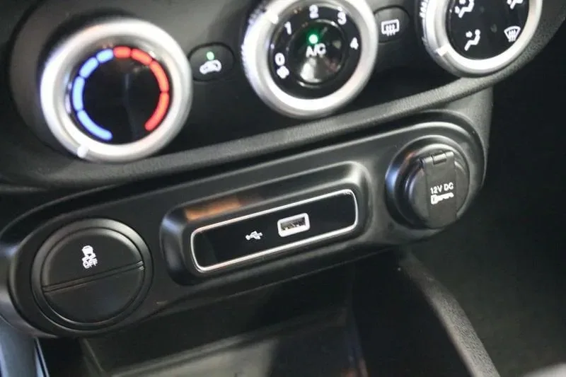 Fiat 500L 1.3 Multijet 95 CV Dualogic Business foto 19