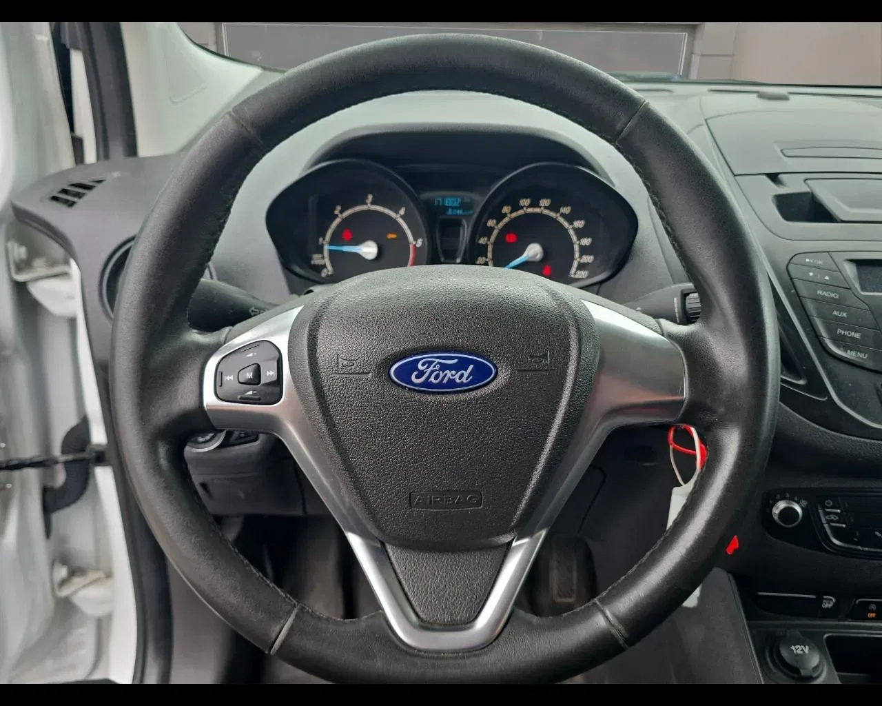 Ford Transit Courier 1.5 TDCi 75CV Van Trend foto 11