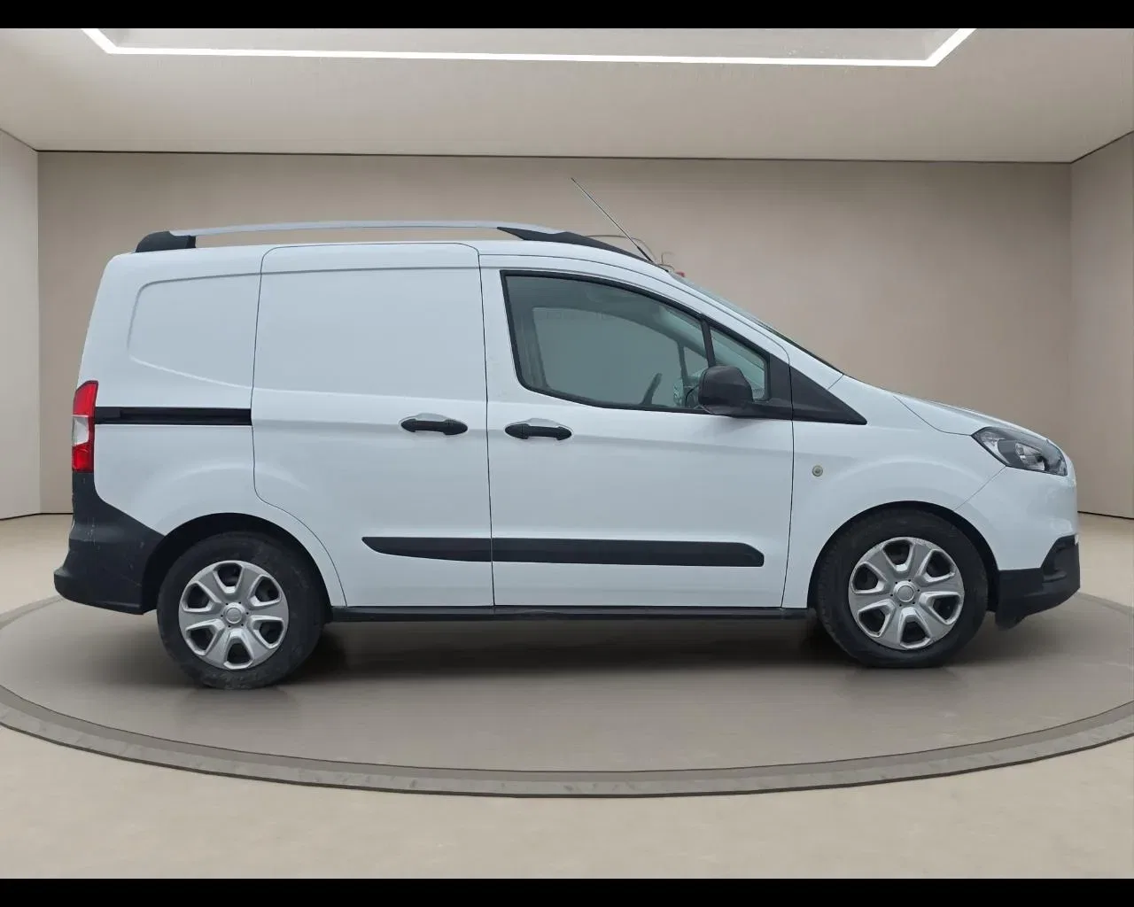 Ford Transit Courier 1.5 TDCi 75CV Van Trend foto 4