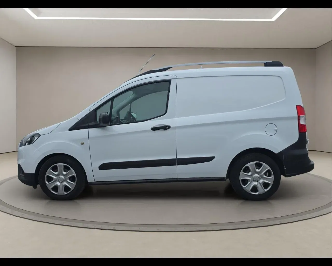 Ford Transit Courier 1.5 TDCi 75CV Van Trend foto 8