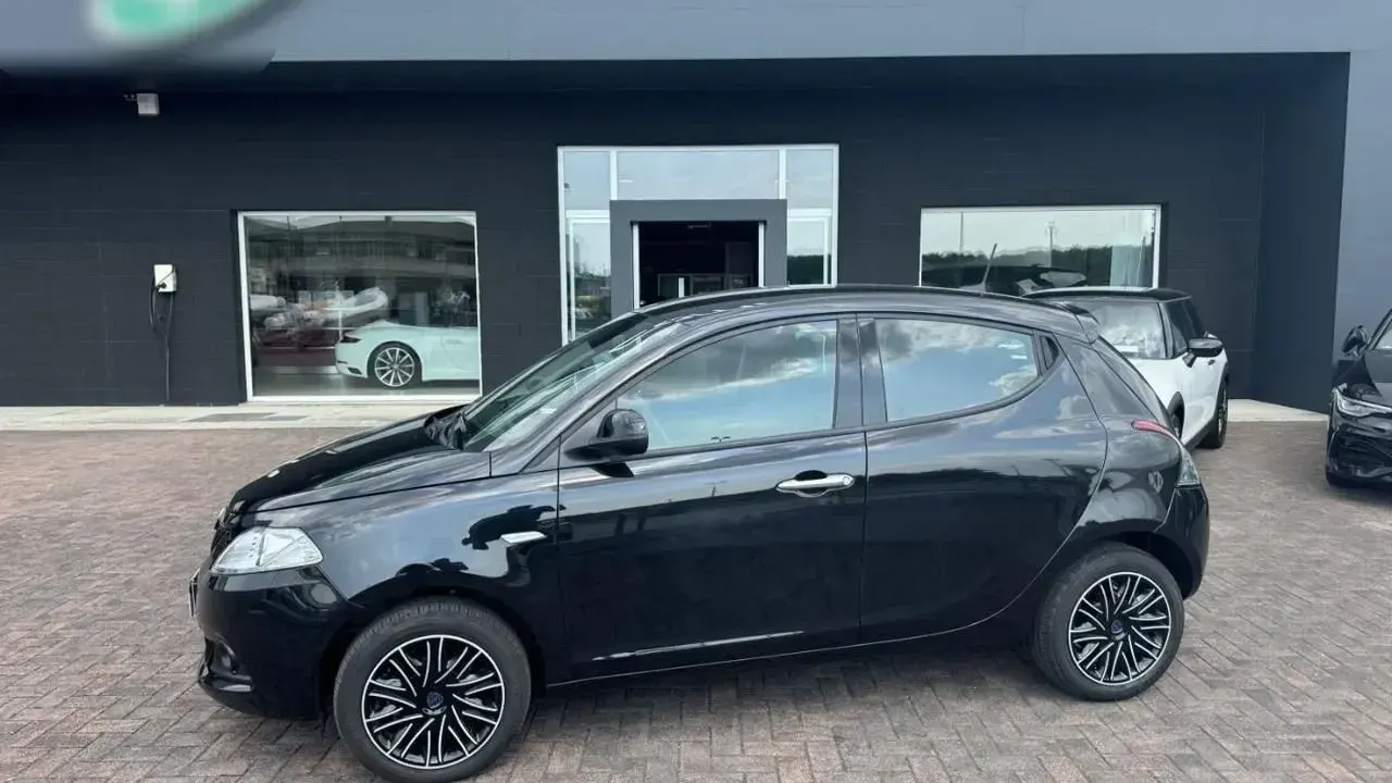 Lancia Ypsilon 1.0 FireFly 5 porte S&S Hybrid Gold