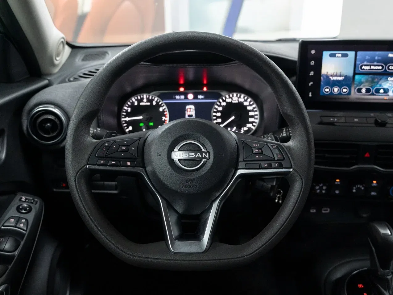 Nissan Juke 1.0 DIG-T Acenta 114CV DCT foto 12